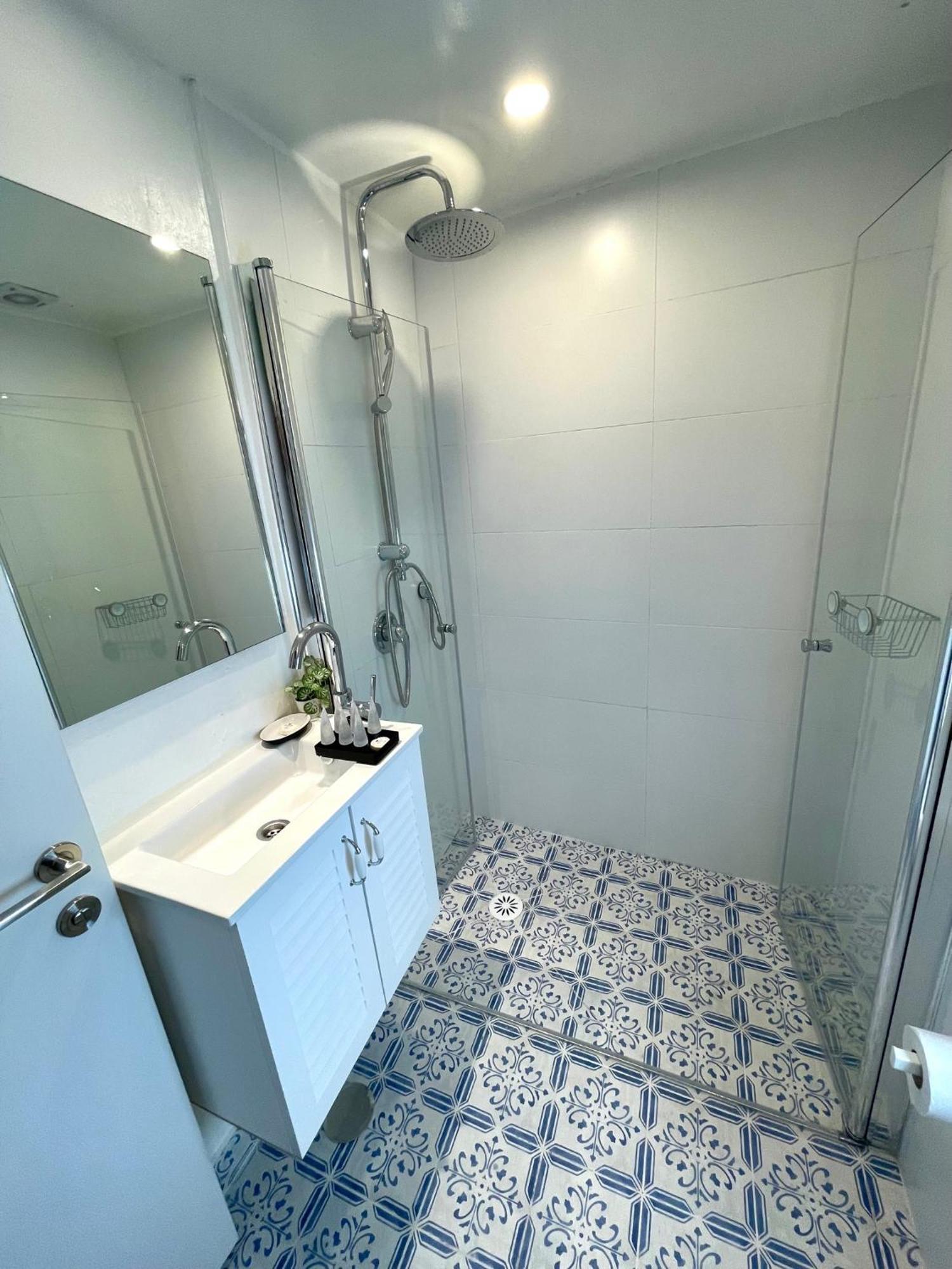 1000Nights Yassou Apartment Тел Авив Екстериор снимка